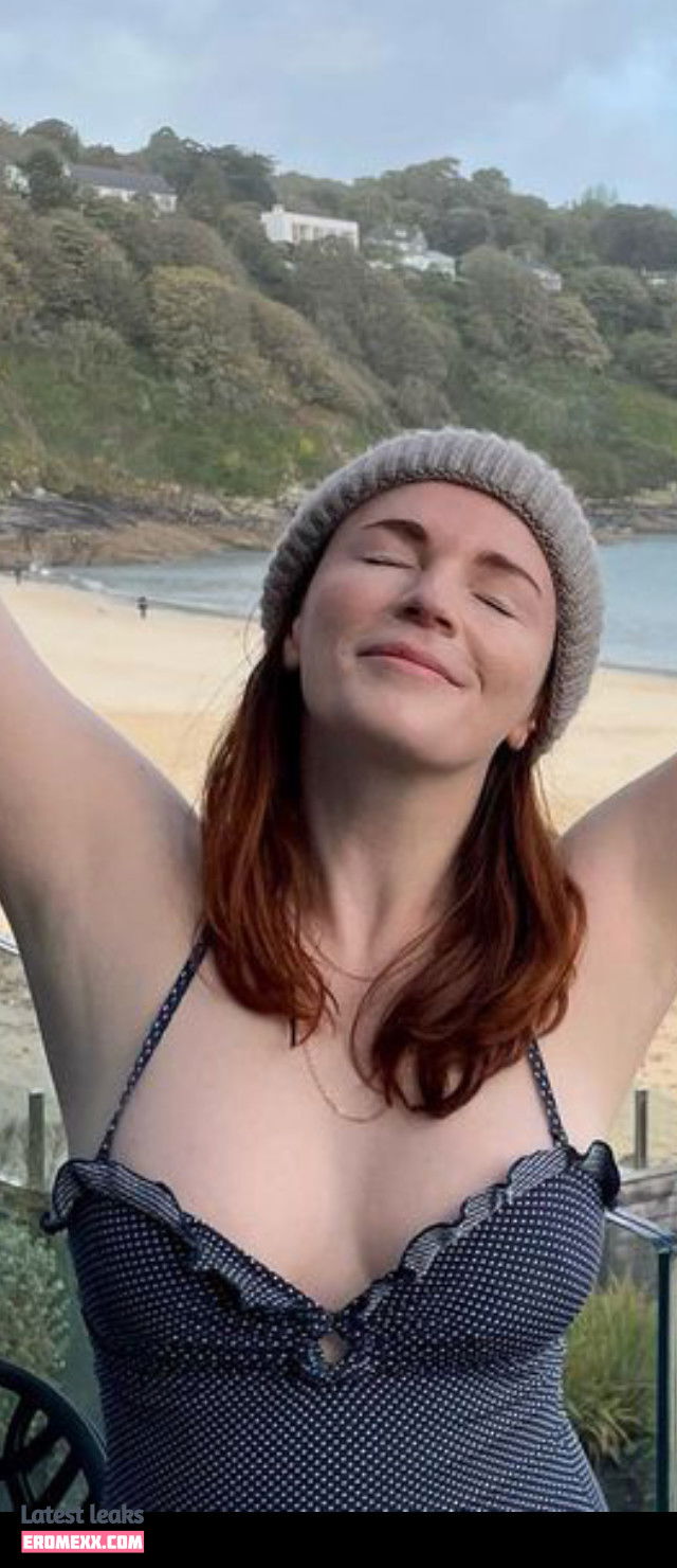 Latest Leaks Aisling Bea Nude #1 - Erome