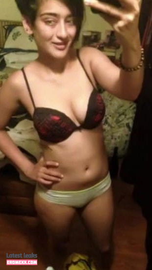 Latest Leaks Akshara Haasan Nude #16 - Erome