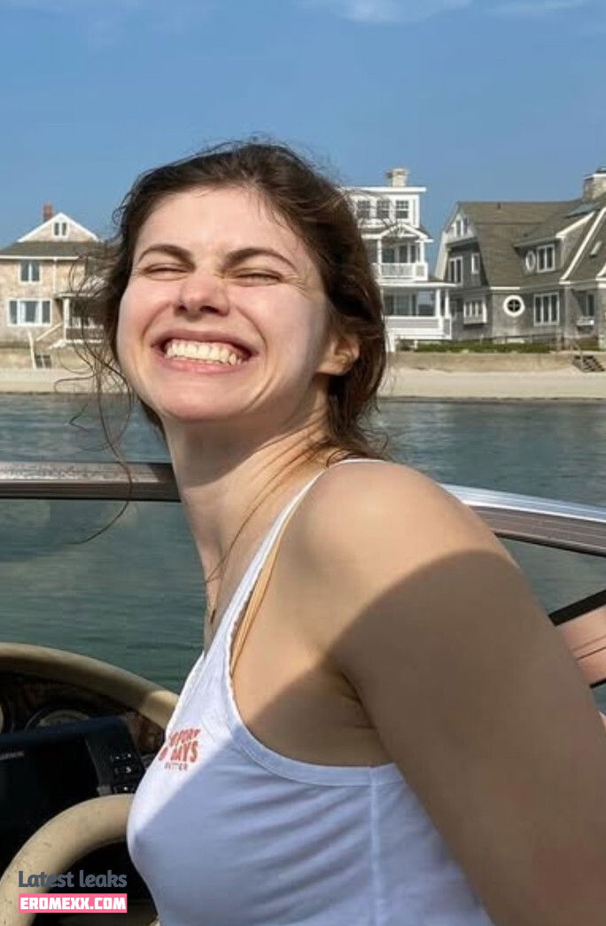 Alexandra Daddario nude leaks onlyfans - Erome