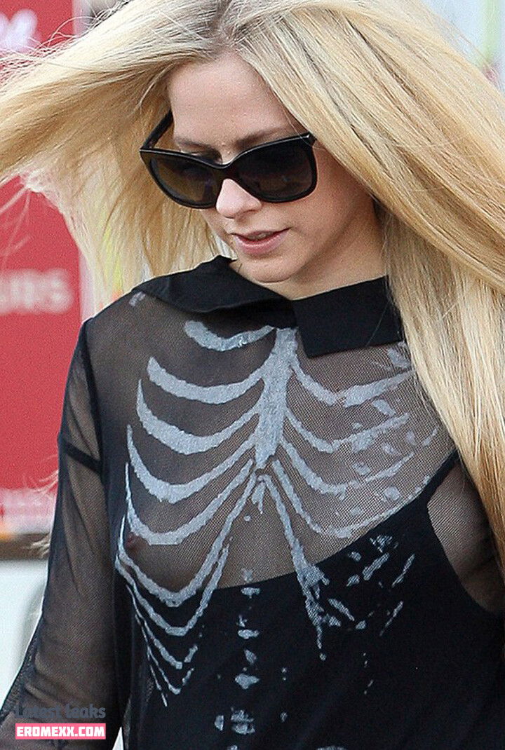 Latest Leaks Avril Lavigne Nude #1546 - Fapello