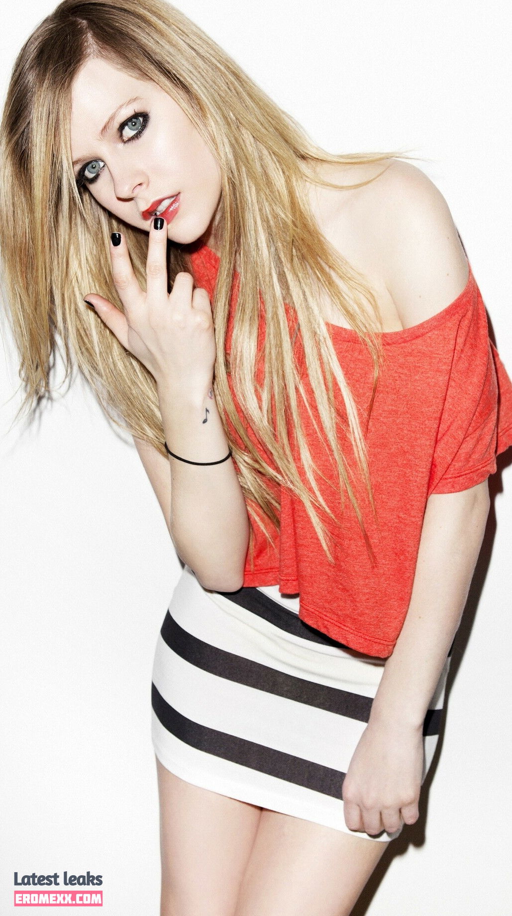 Latest Leaks Avril Lavigne Nude #1646 - Fapello