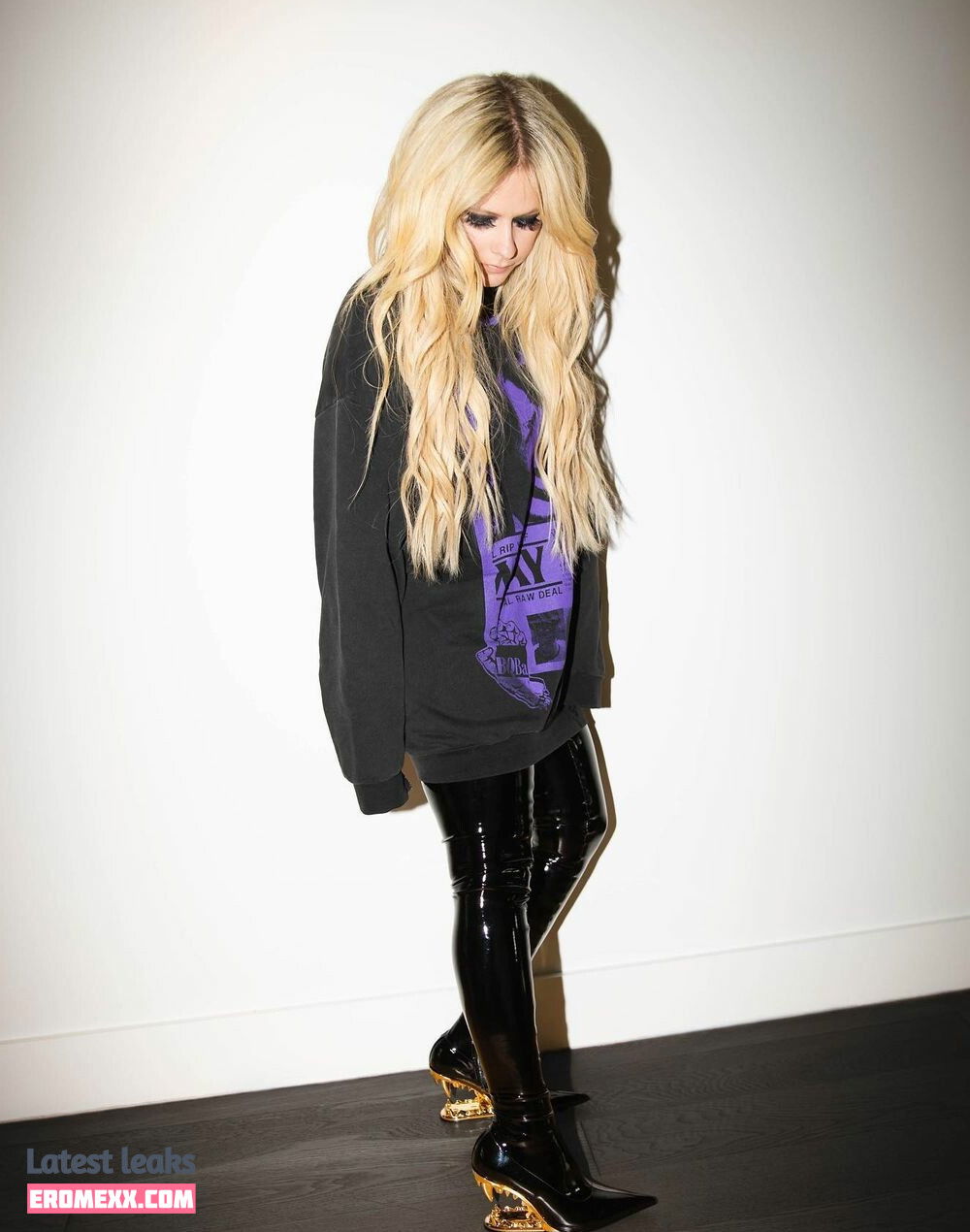 Latest Leaks Avril Lavigne Nude #1686 - Fapello