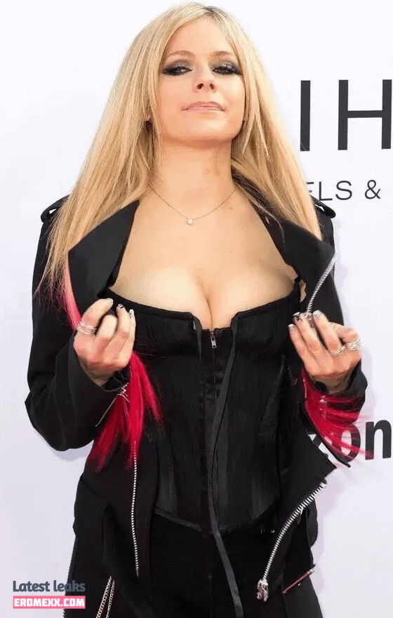 Latest Leaks Avril Lavigne Nude #1755 - Fapello