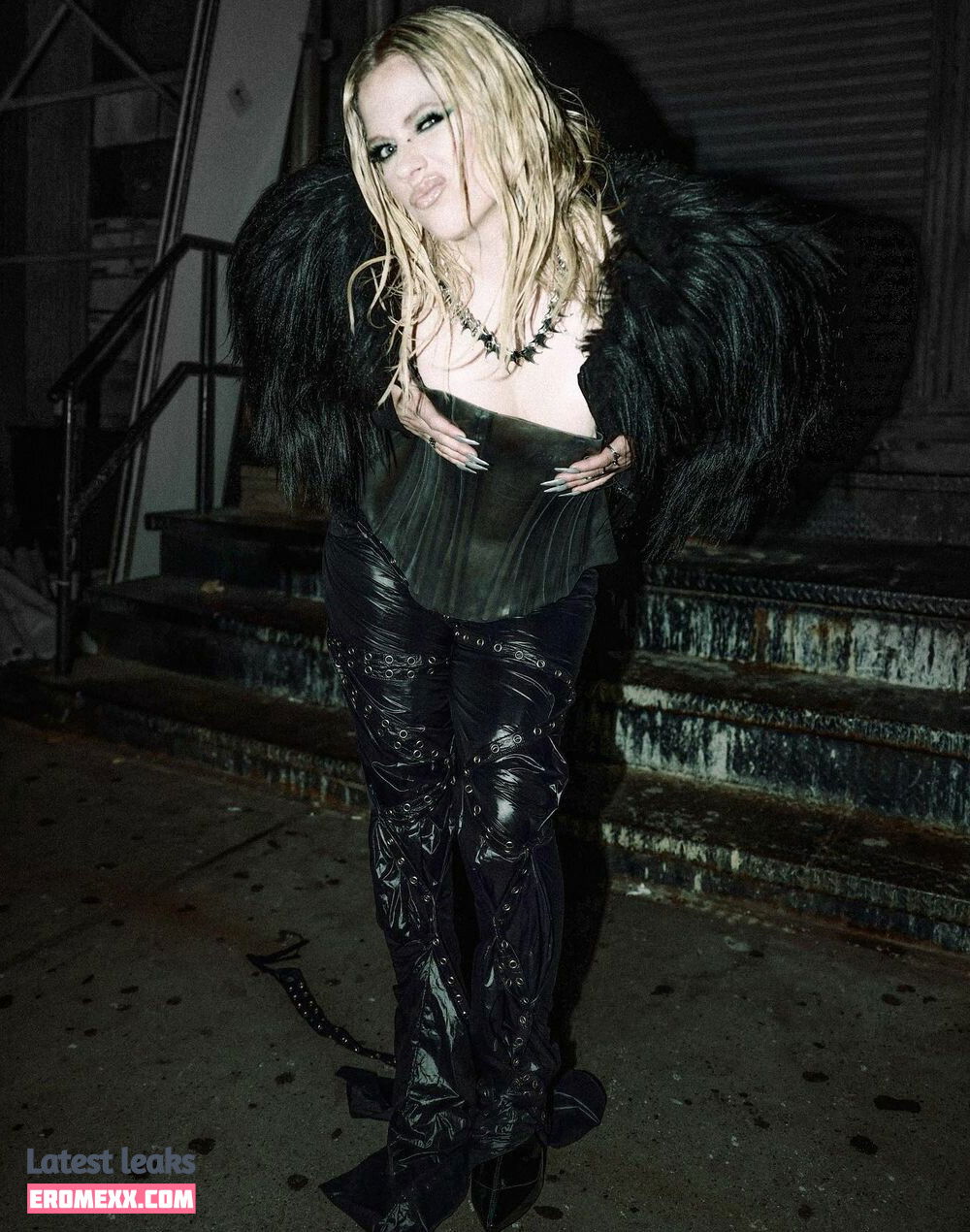 Latest Leaks Avril Lavigne Nude #1807 - Fapello