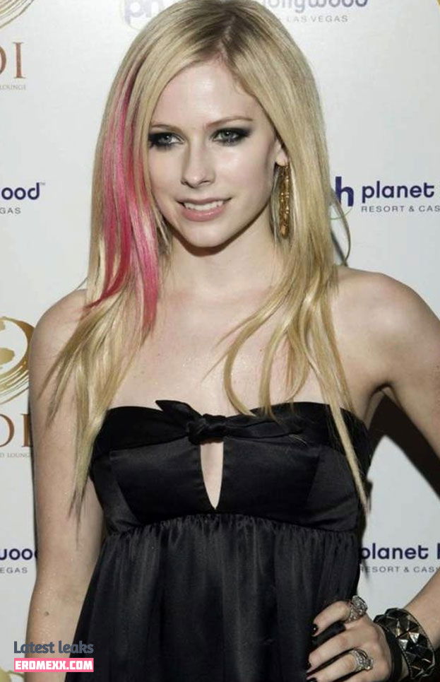 Latest Leaks Avril Lavigne Nude #923 - Erome