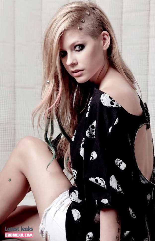 Latest Leaks Avril Lavigne Nude #930 - Erome