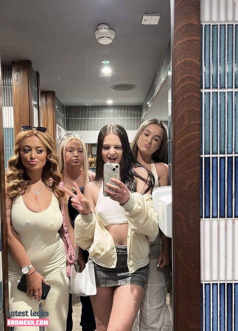 BustyMia E nude photos (Exclusive photos)