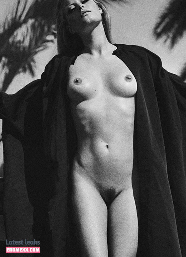 Latest Leaks Camille Rowe Nude #248 - Erome