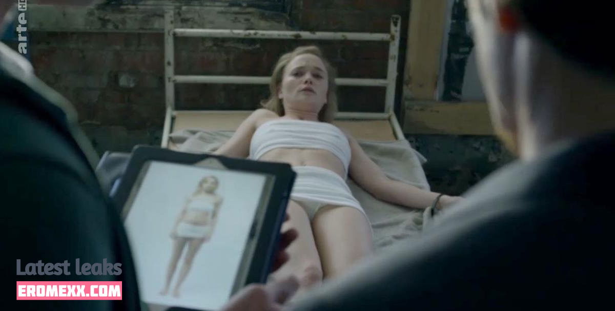 Chloé Petit nudes photos (Exclusive photos) Chloé Petit nude photos (Exclusive photos)