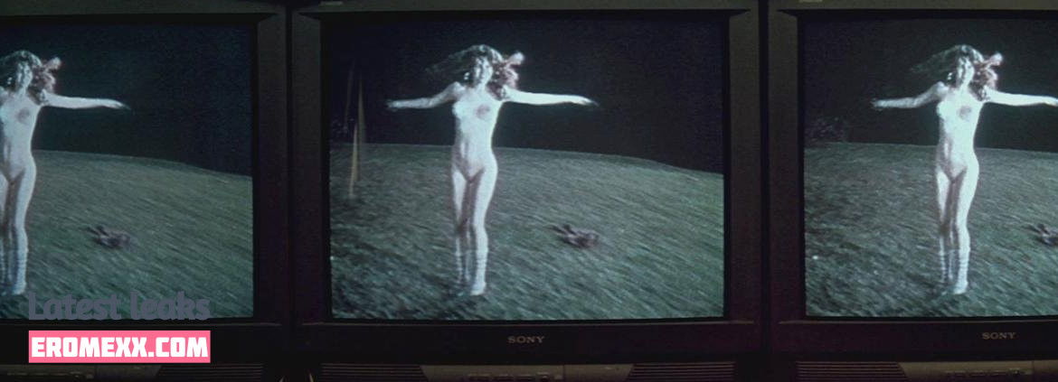Courtney Love nude photos (Exclusive photos)