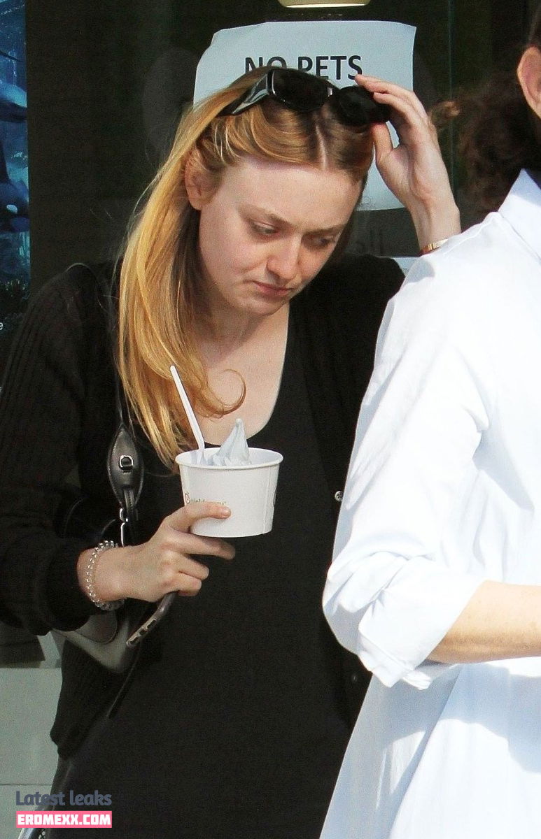 Latest Leaks Dakota Fanning Nude #15 - Fapello