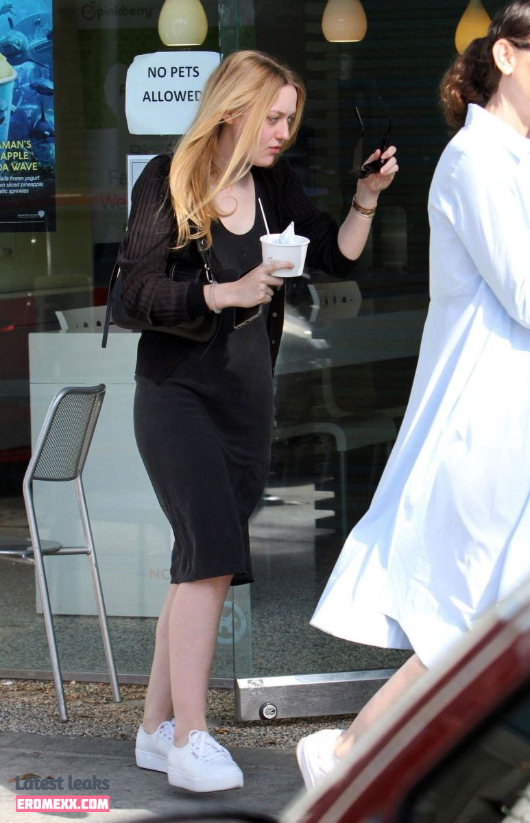 Latest Leaks Dakota Fanning Nude #17 - Fapello