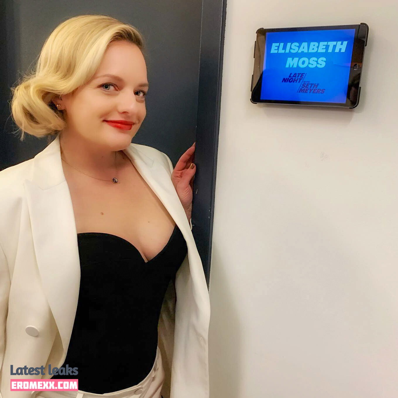 Elizabeth Moss nude photos (Exclusive photos)