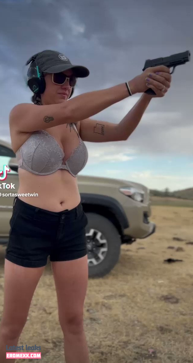 Latest Leaks Girls With Guns Nude #6 - Fapello