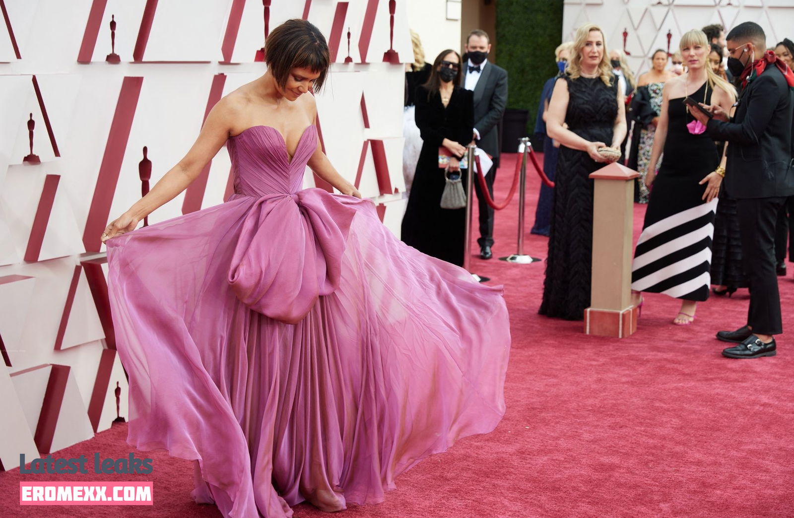 Latest Leaks Halle Berry Nude #724 - Fapello