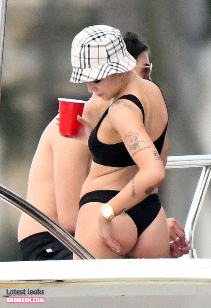 Latest Leaks Halsey Nude #1490 - Fapello