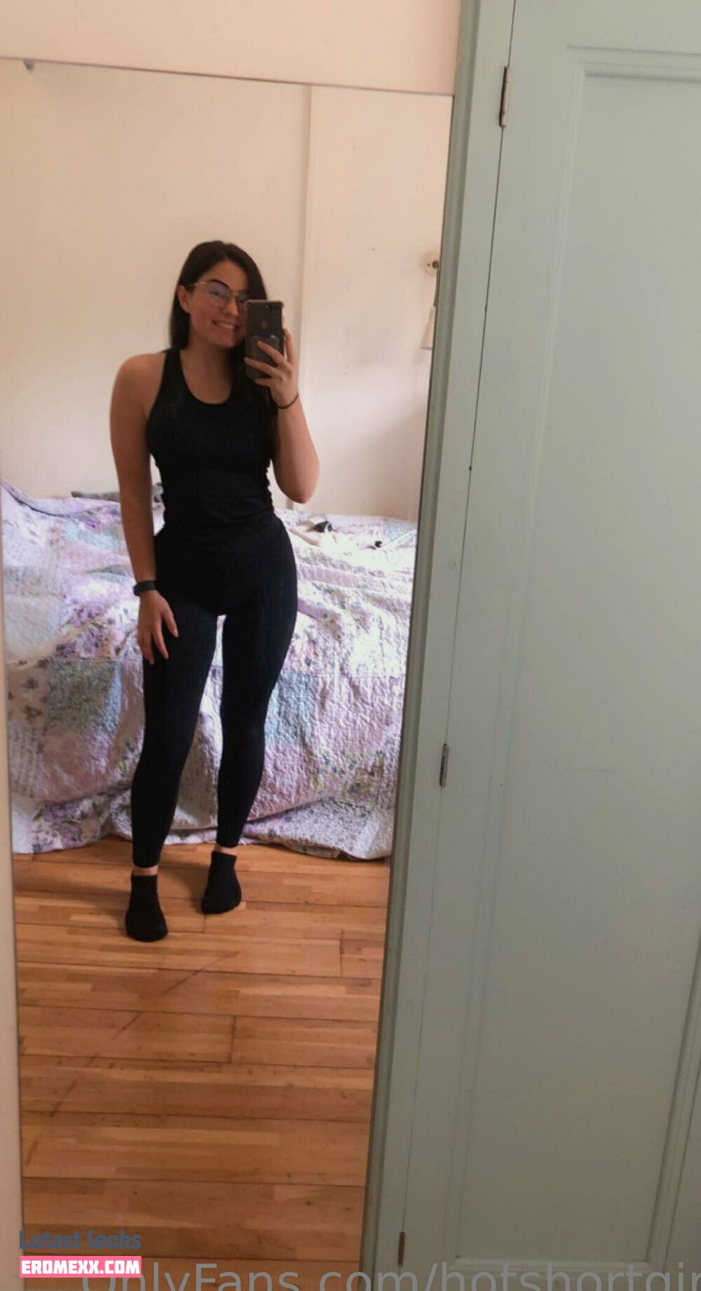 hotshortgirl nude photos (Exclusive photos)