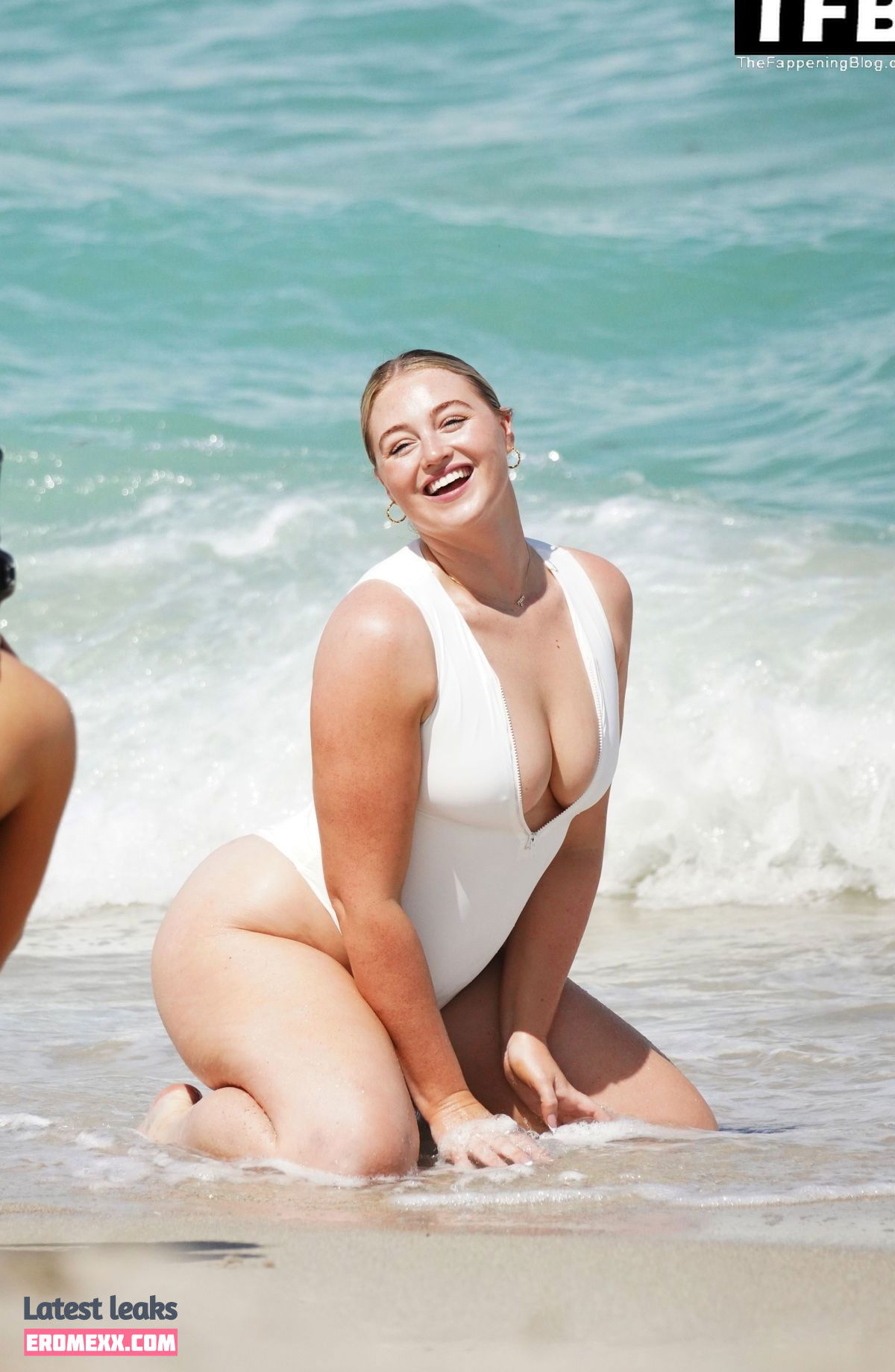 Latest Leaks Iskra Lawrence Nude #2376 - Erome