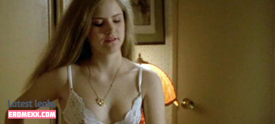 Latest Leaks Jennifer Jason Leigh Nude #27 - Fapello