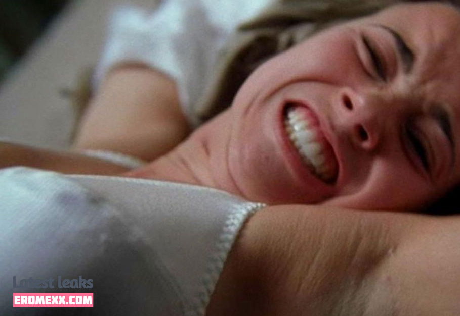 Latest Leaks Linda Cardellini Nude #67 - Fapello
