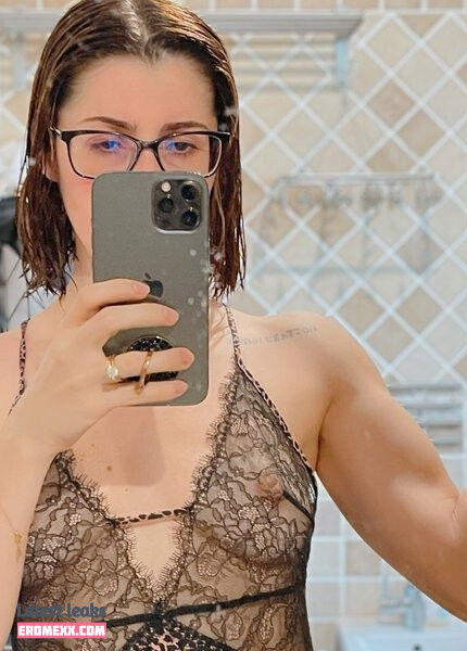Latest Leaks Mrs. Lambert Nude #33 - Fapello