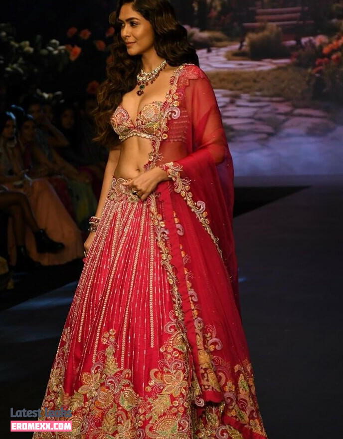 Latest Leaks Mrunal Thakur Nude #2 - Fapello