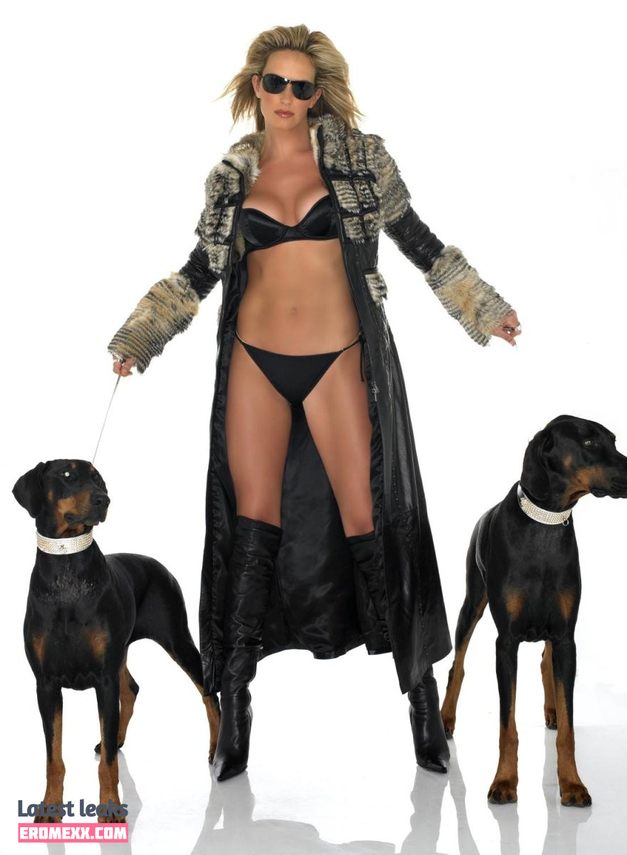 Latest Leaks Penny Lancaster Nude #11 - Fapello