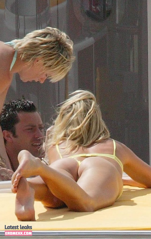 Latest Leaks Penny Lancaster Nude #26 - Fapello