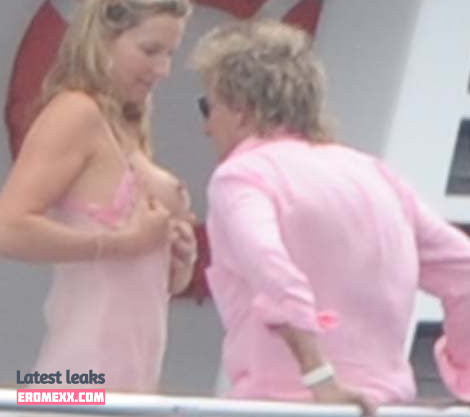 Latest Leaks Penny Lancaster Nude #35 - Fapello