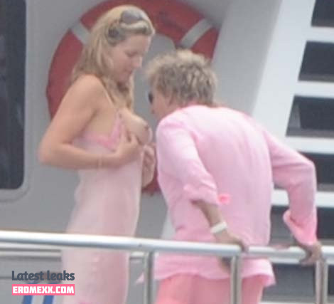 Latest Leaks Penny Lancaster Nude #37 - Fapello
