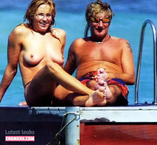 Latest Leaks Penny Lancaster Nude #7 - Fapello