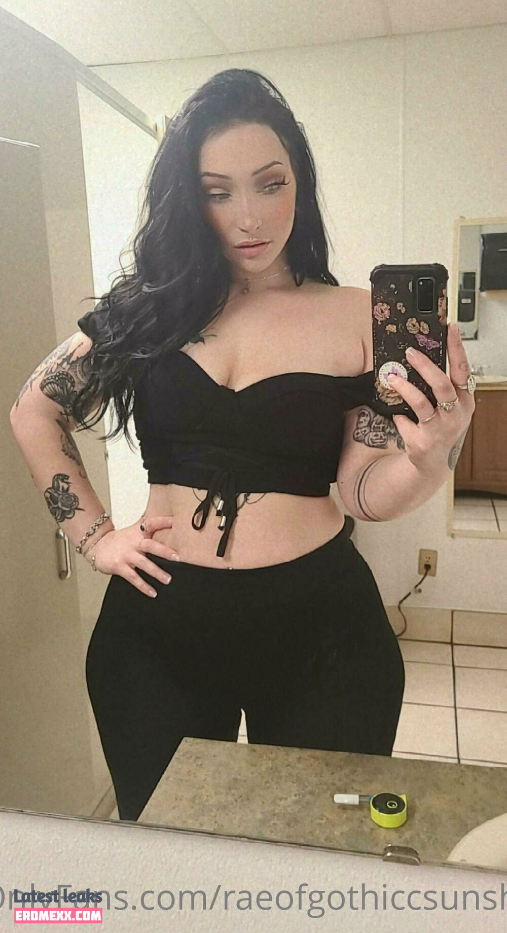 Latest Leaks raeofgothiccsunshine Nude #6 - Fapello