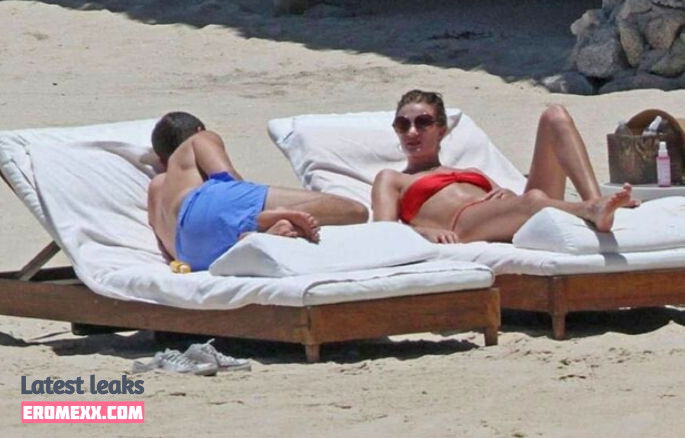 Latest Leaks Rosie Huntington-Whiteley Nude #2135 - Erome