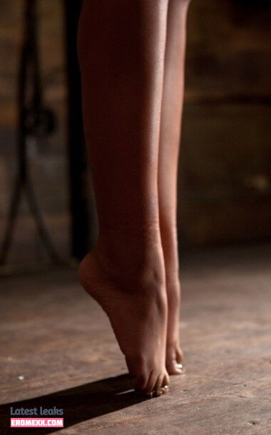 Latest Leaks Skin Diamond Nude #307 - Fapello