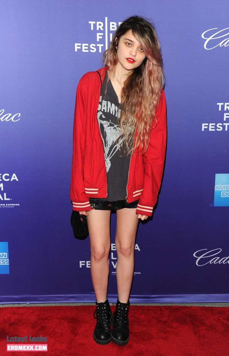 Latest Leaks Sky Ferreira Nude #6 - Fapello