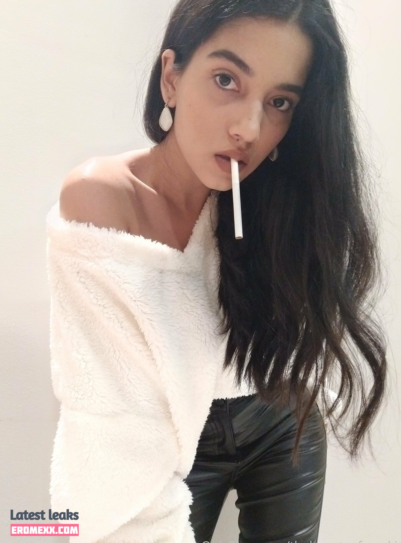 Latest Leaks thebeautyofsmoking Nude #4 - Fapello