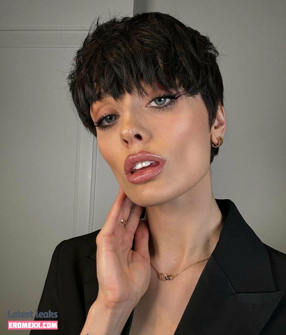 Latest Leaks Wallis Day Nude #302 - Fapello