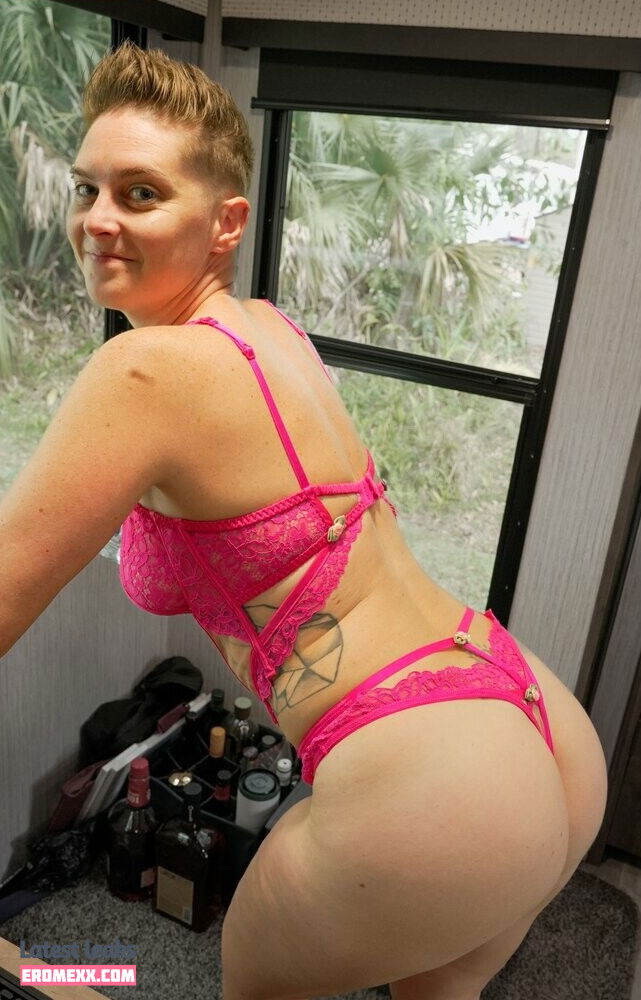 Latest Leaks Wandering RV Babe Nude #1 - Fapello