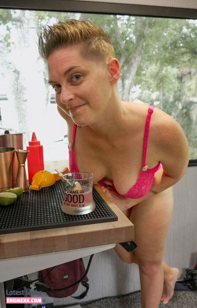 Latest Leaks Wandering RV Babe Nude #3 - Fapello