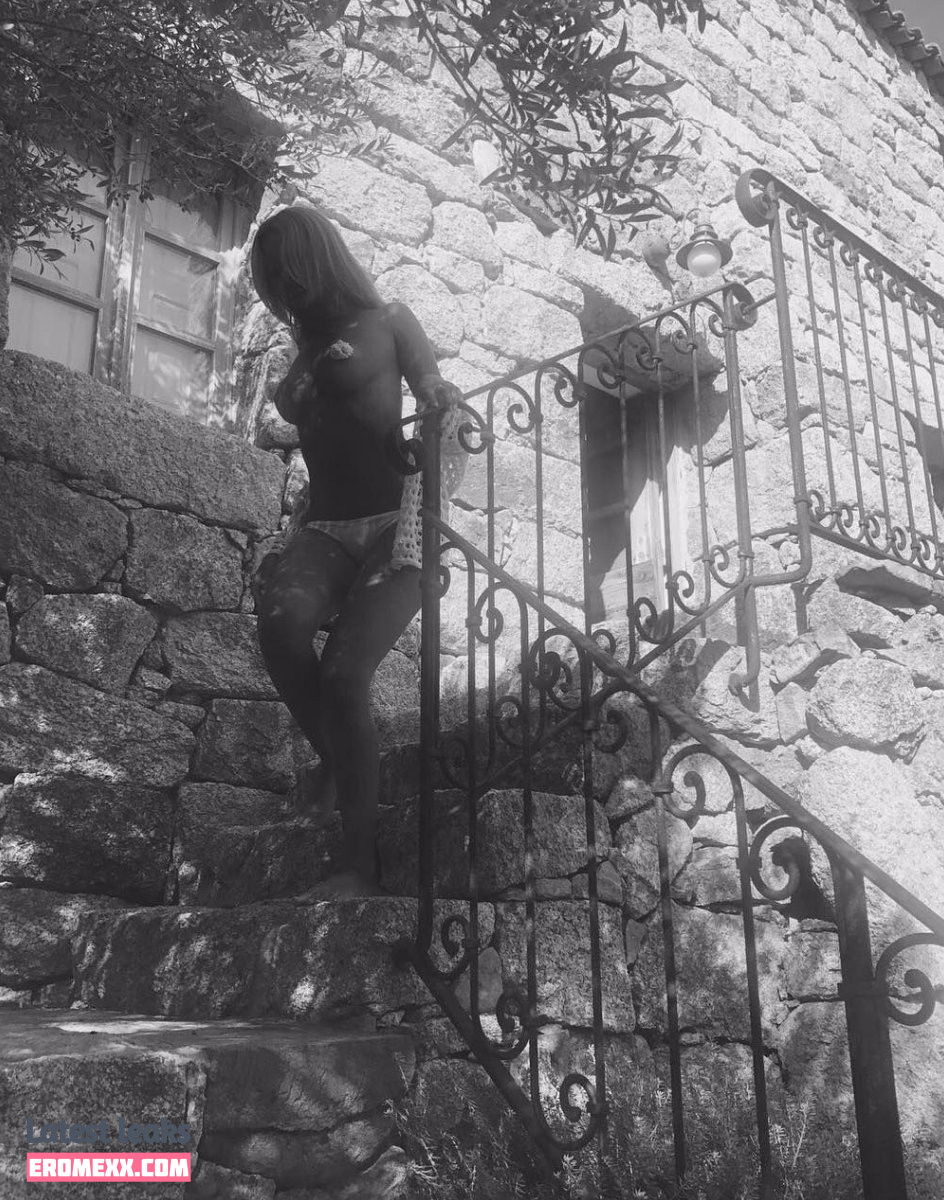 Latest Leaks Zahia Dehar Nude #18 - Fapello