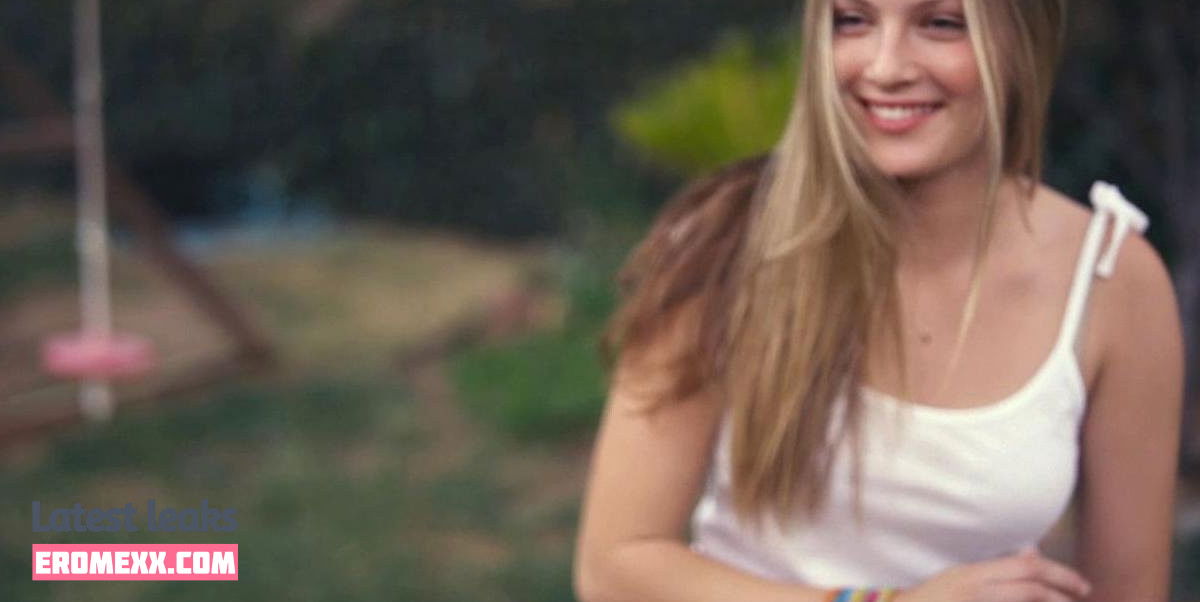 Latest Leaks Zoe Levin Nude #2 - Fapello