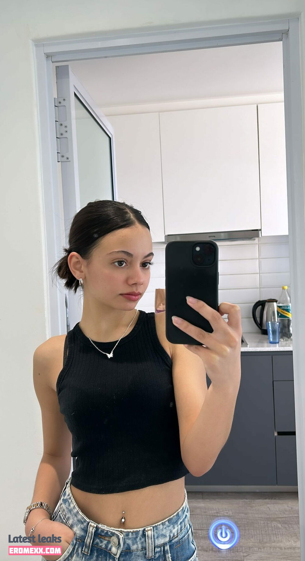 Latest Leaks Zoe Manoek Nude #1 - Fapello