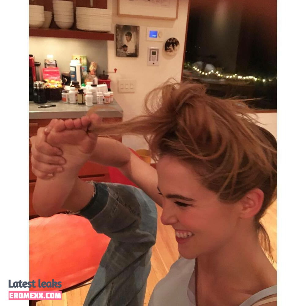 Latest Leaks Zoey Deutch Nude #318 - Fapello