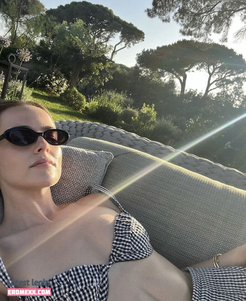 Latest Leaks Zoey Deutch Nude #438 - Fapello